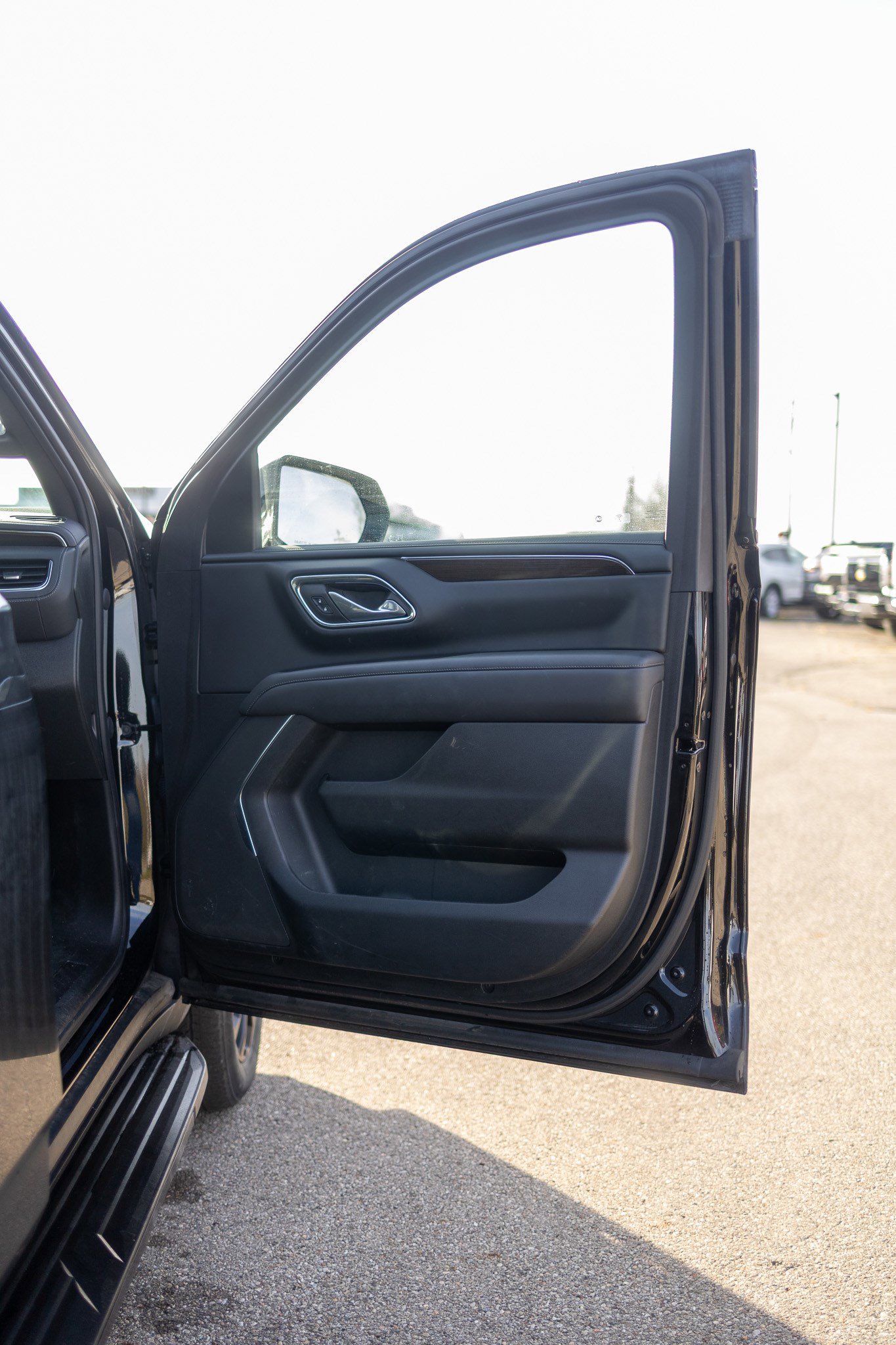 Used 2023 GMC Yukon XL SLE image 39