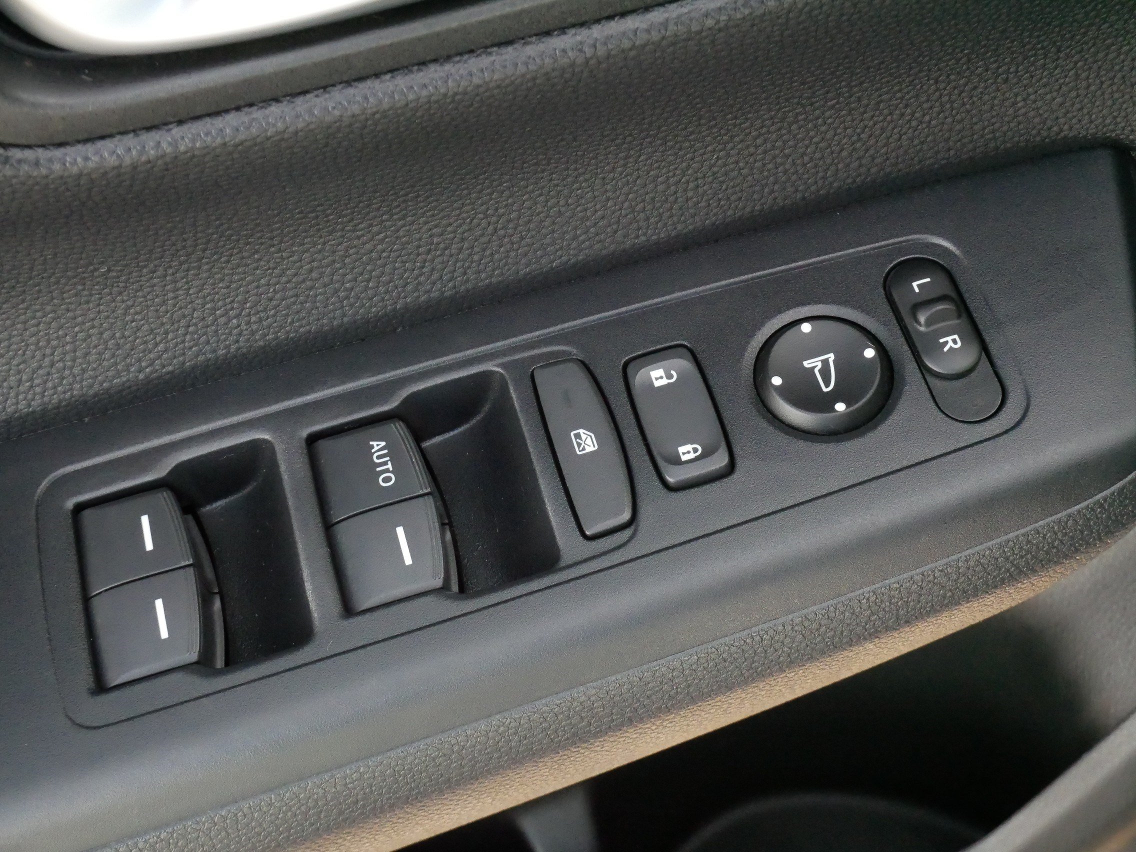 Used 2024 Honda CR-V LX image 19