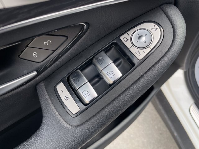 Used 2021 Mercedes-Benz GLC 300 4MATIC image 21