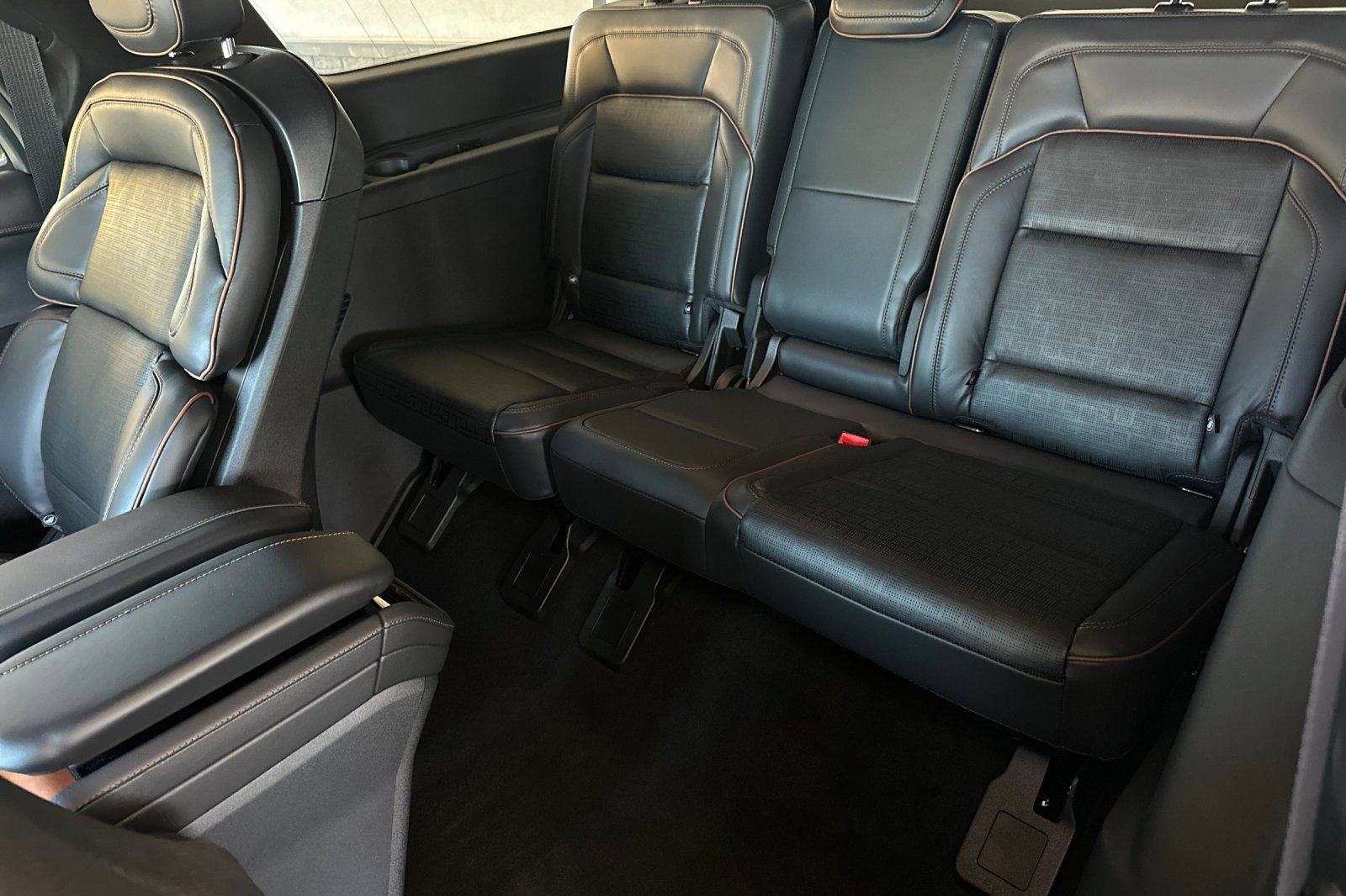 New 2026 Lincoln Navigator L Black Label AWD/4WD image 15