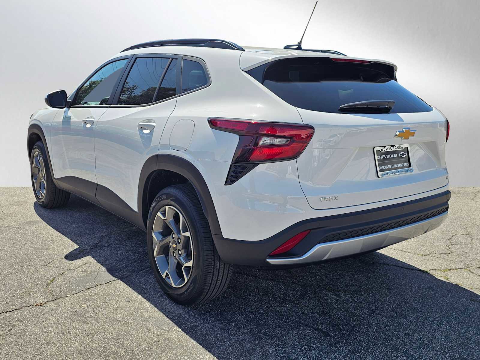 New 2026 Chevrolet Trax LT w/ Driver Confidence Package FWD image 5