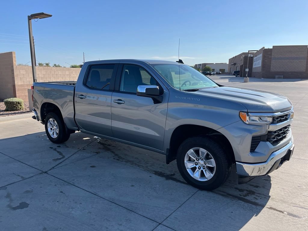 Used 2025 Chevrolet Silverado 1500 LT RWD image 4