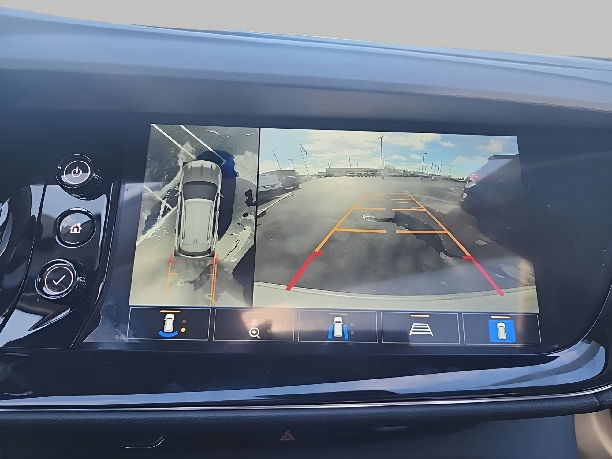 Used 2023 Buick Envision Avenir image 22