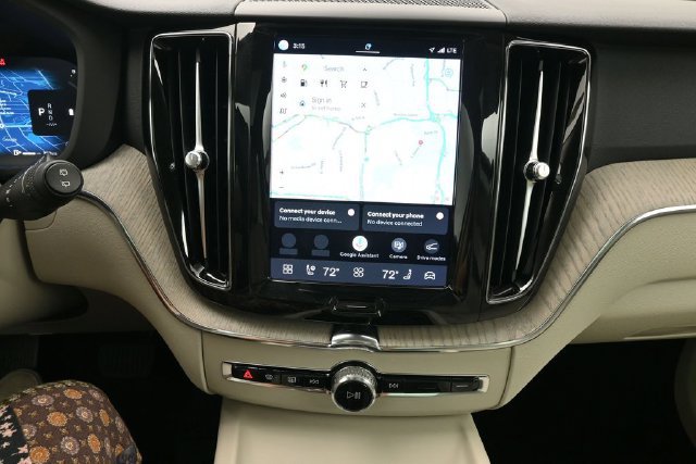 Used 2023 Volvo XC60 B5 Plus w/ Protection Package Premier FWD image 13