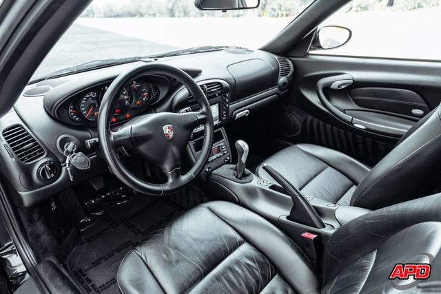 Used 2004 Porsche 911 Carrera RWD image 2
