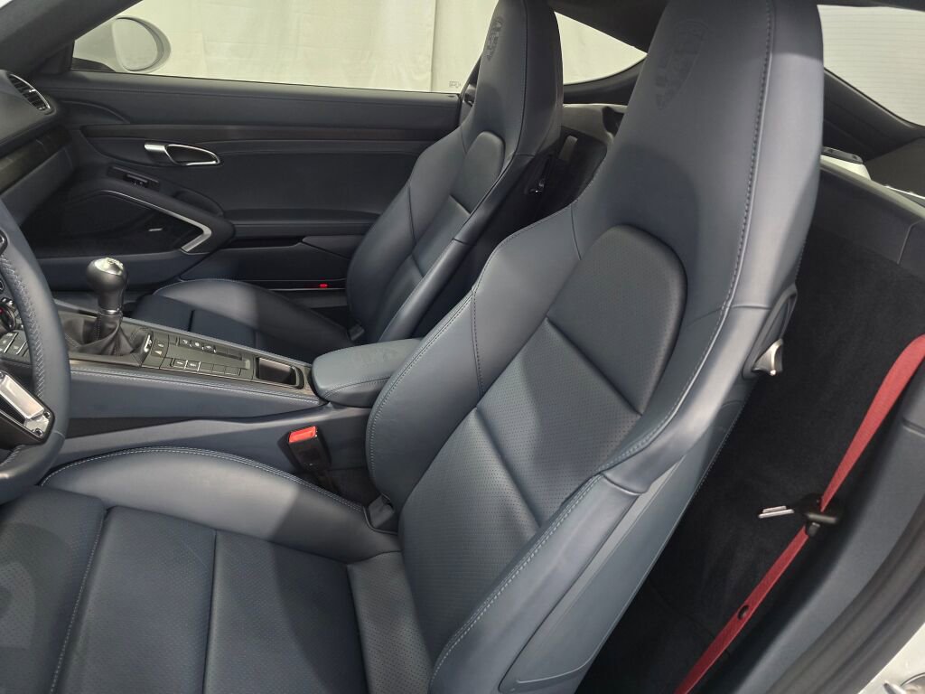 Certified 2024 Porsche 718 Cayman GTS RWD image 5