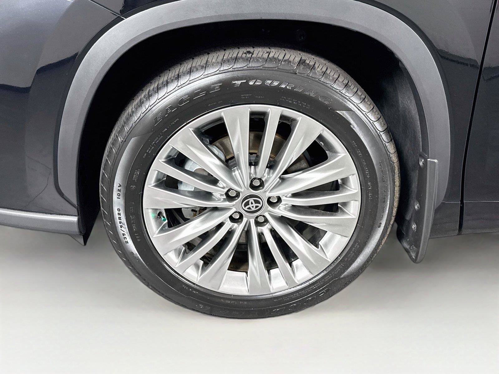 Certified 2025 Toyota Highlander Platinum AWD/4WD image 51