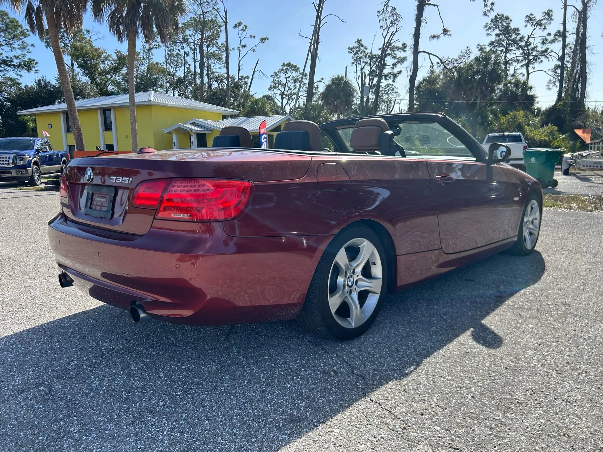 Used 2011 BMW 335i Convertible image 4
