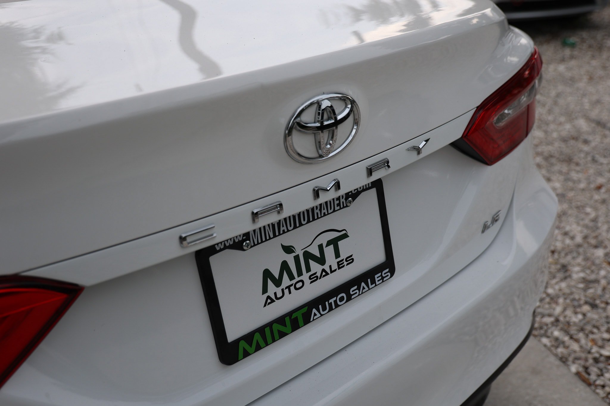 Used 2018 Toyota Camry LE FWD image 37