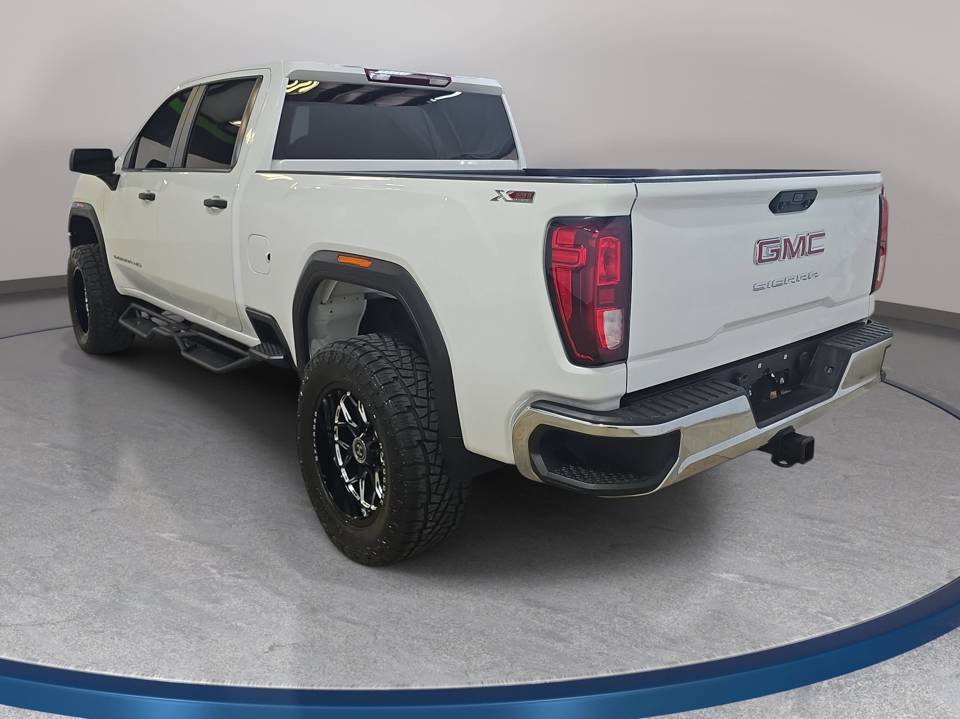 Used 2024 GMC Sierra 2500 Pro w/ Convenience Package AWD/4WD image 8