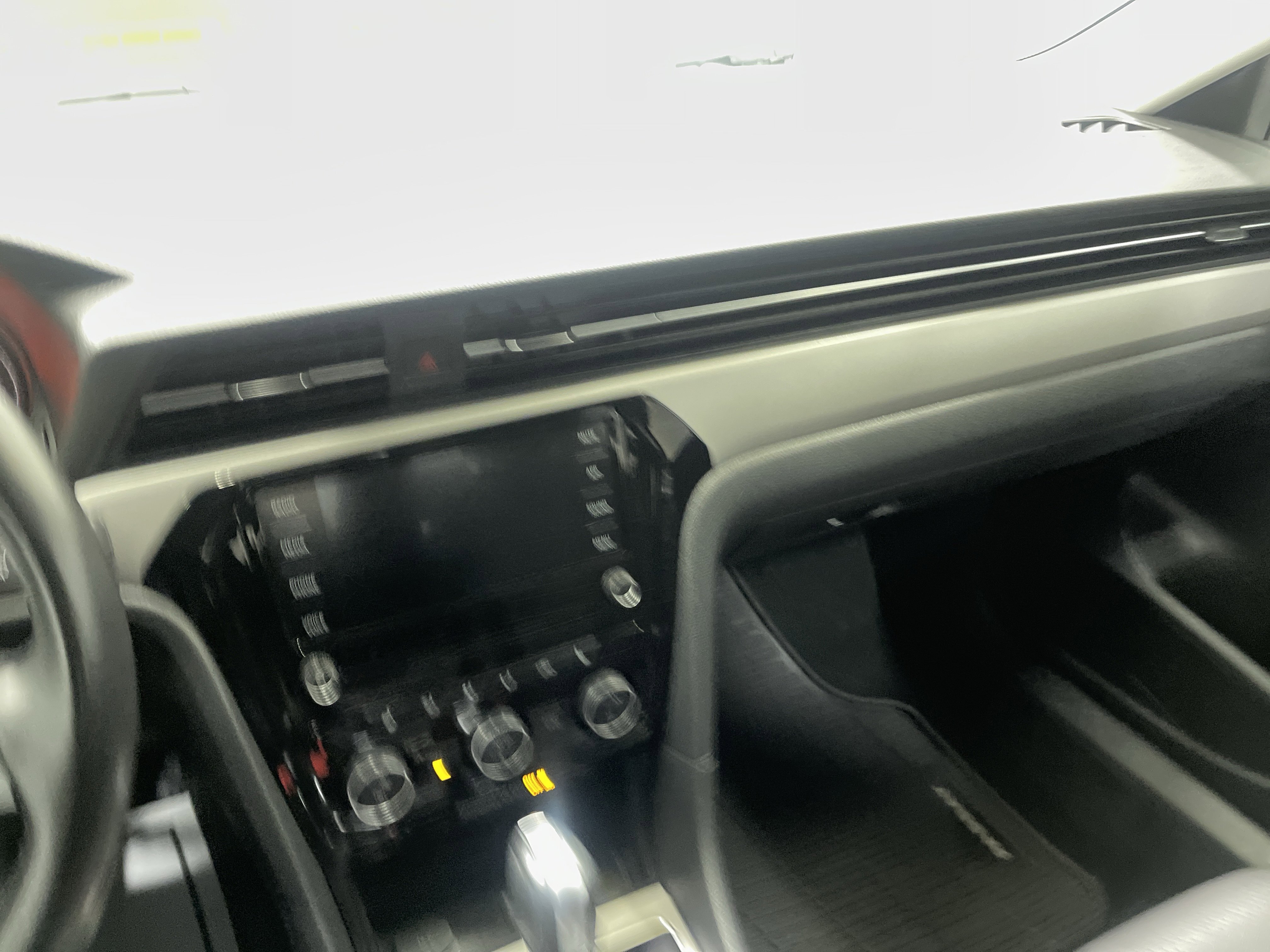 Used 2020 Volkswagen Passat 2.0T SE image 28