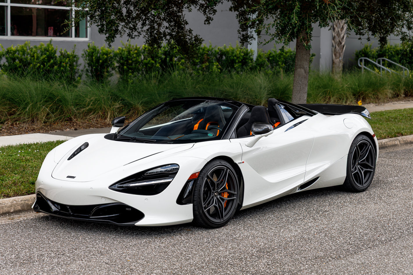Used 2020 McLaren 720S Performance RWD image 22