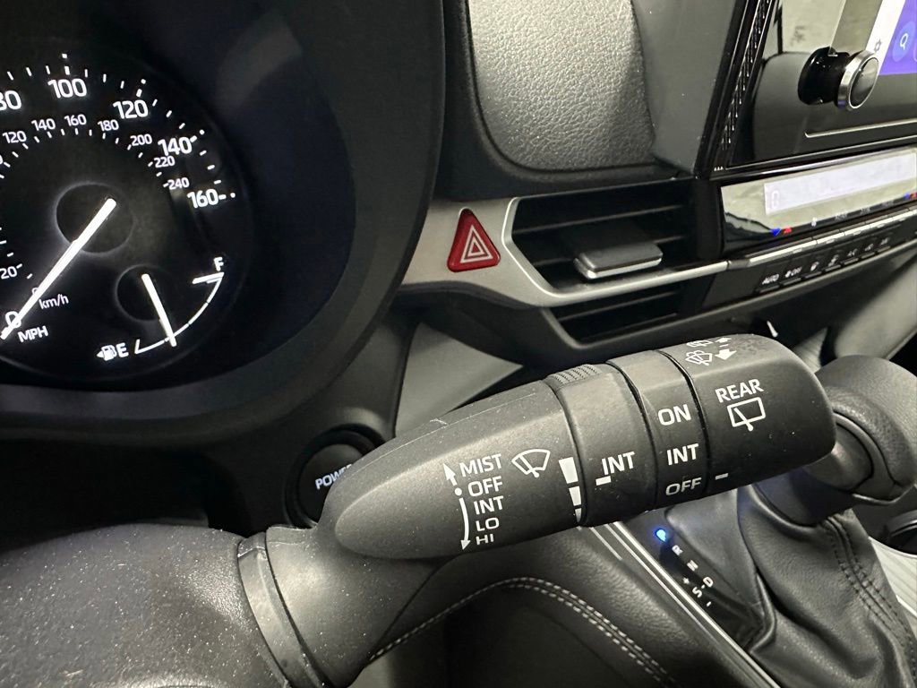 Used 2025 Toyota Sienna LE FWD image 22