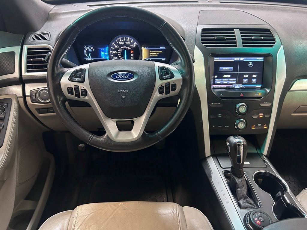 Used 2015 Ford Explorer XLT w/ Equipment Group 202B AWD/4WD image 3