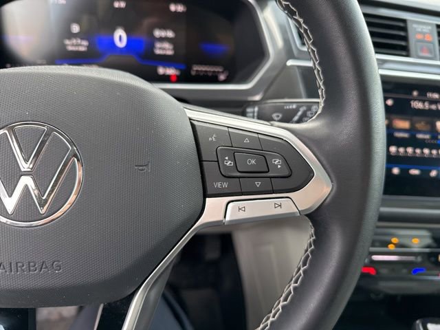 Used 2023 Volkswagen Tiguan SE w/ Panoramic Sunroof Package image 14