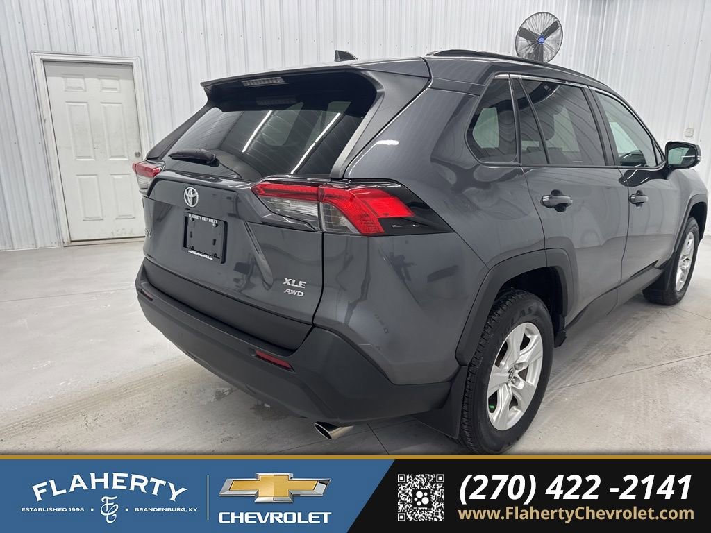 Used 2021 Toyota RAV4 XLE w/ XLE Grade Weather Package image 3
