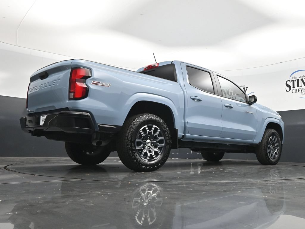 Used 2025 Chevrolet Colorado Z71 w/ Technology Package AWD/4WD image 32