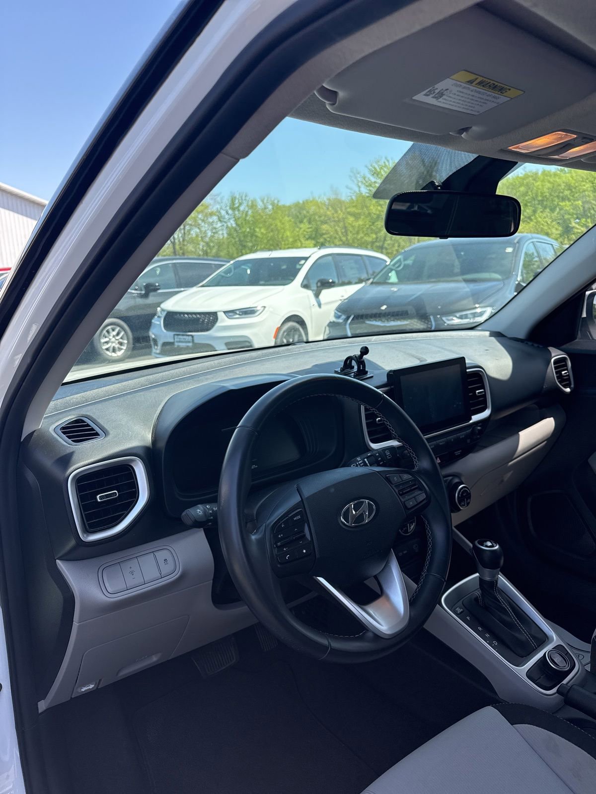 Used 2023 Hyundai Venue SEL w/ Cargo Package image 12