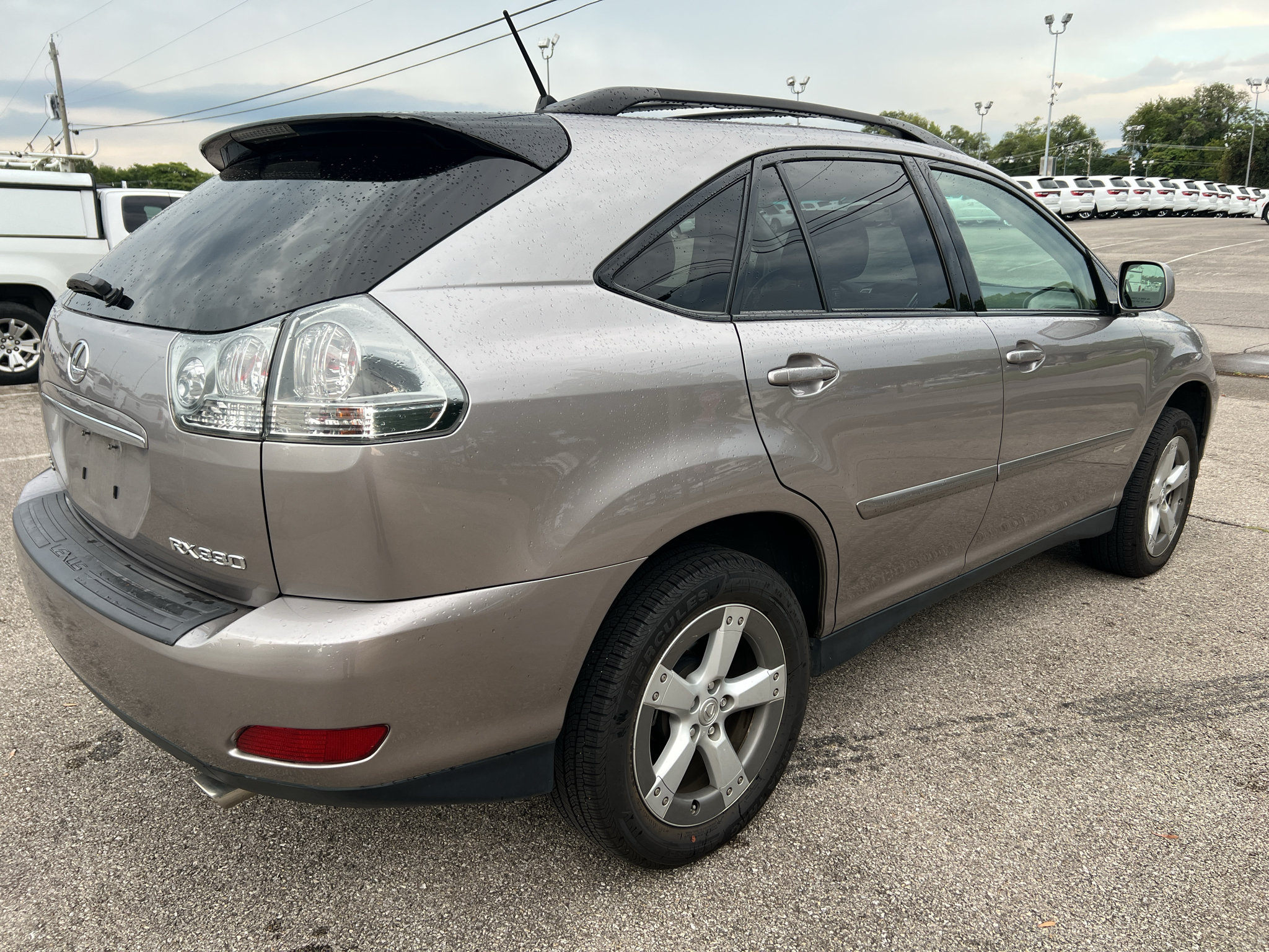 Used 2005 Lexus RX 330 FWD image 3