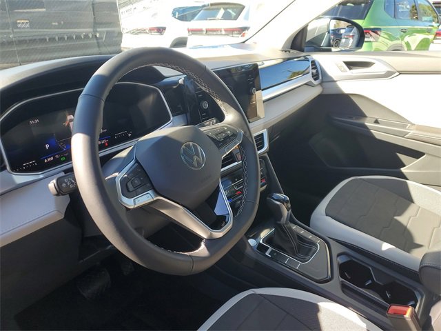 New 2026 Volkswagen Taos SE image 18