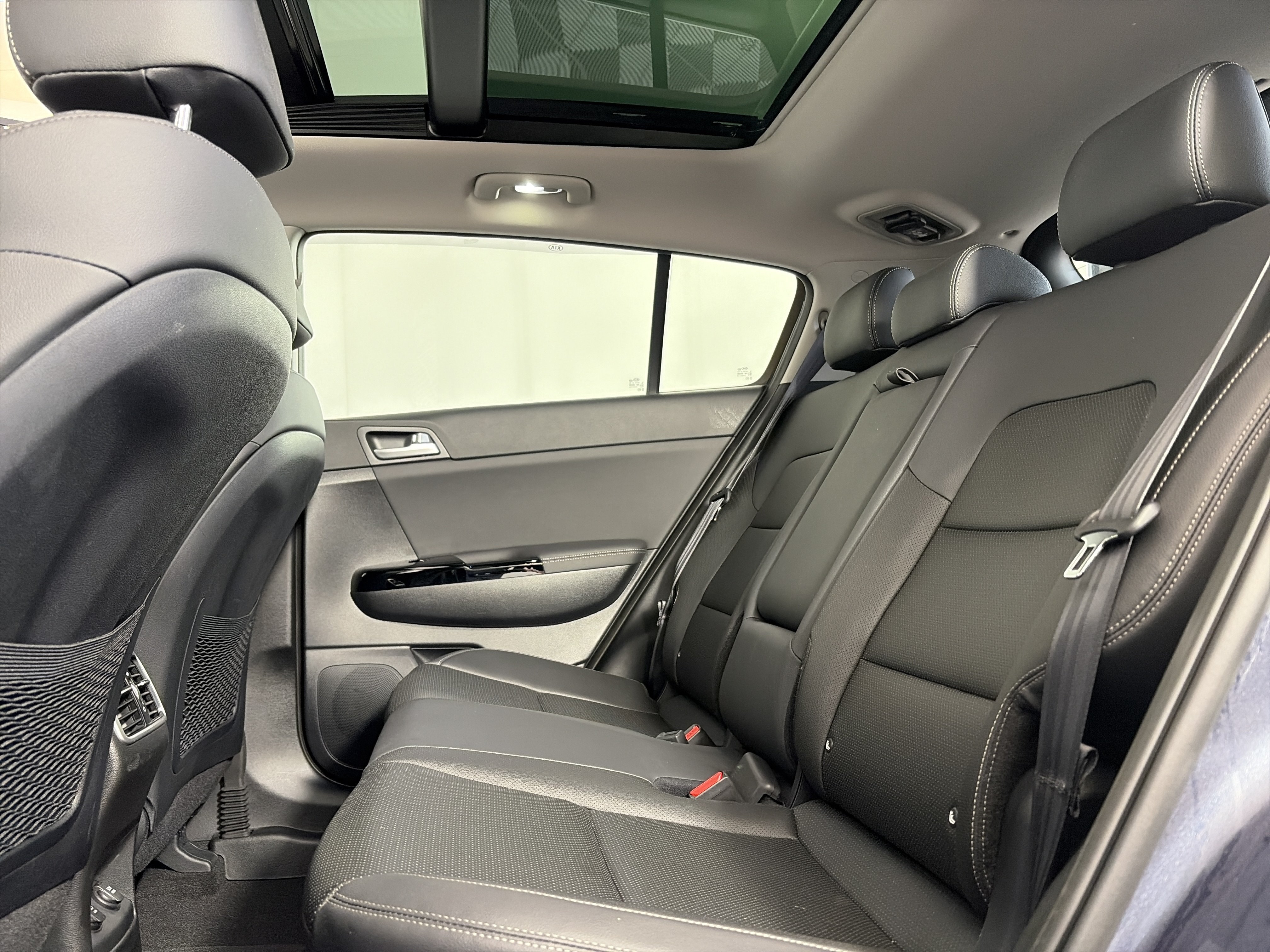 Used 2022 Kia Sportage EX AWD/4WD image 7