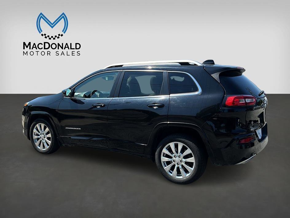 Used 2018 Jeep Cherokee Overland w/ Technology Group FWD image 5