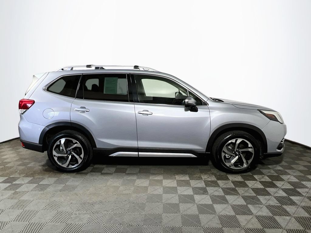 Used 2022 Subaru Forester Touring AWD/4WD image 8