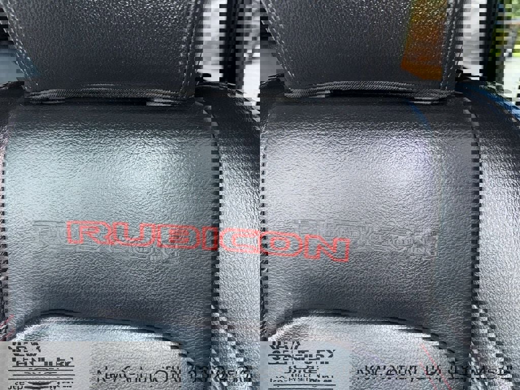 Used 2018 Jeep Wrangler Unlimited Rubicon image 9