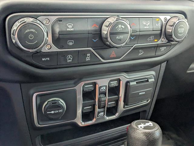 Used 2018 Jeep Wrangler Unlimited Sahara image 15
