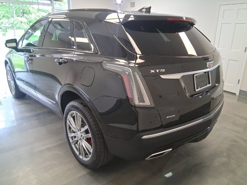 Certified 2026 Cadillac XT5 Sportv w/ LPO, Floor Liner Package AWD/4WD image 3