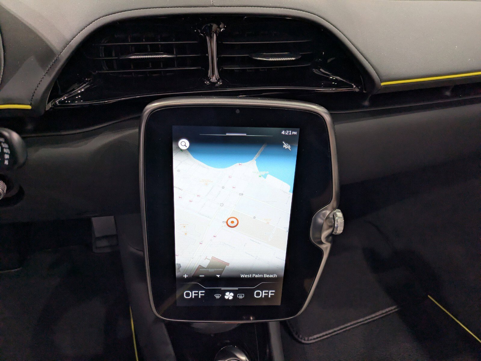 Used 2025 McLaren Artura Spider image 12