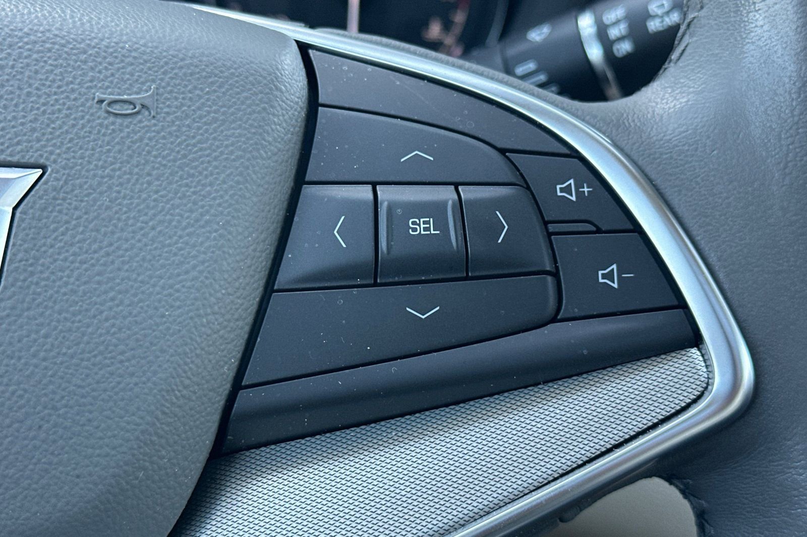 Used 2023 Cadillac XT5 Premium Luxury w/ Technology Package AWD/4WD image 39