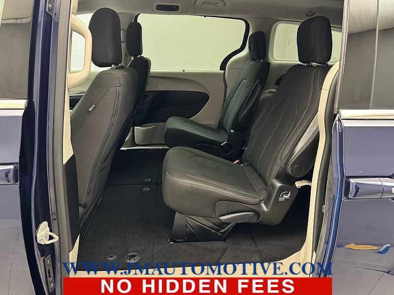 Used 2018 Chrysler Pacifica Touring Plus FWD image 14