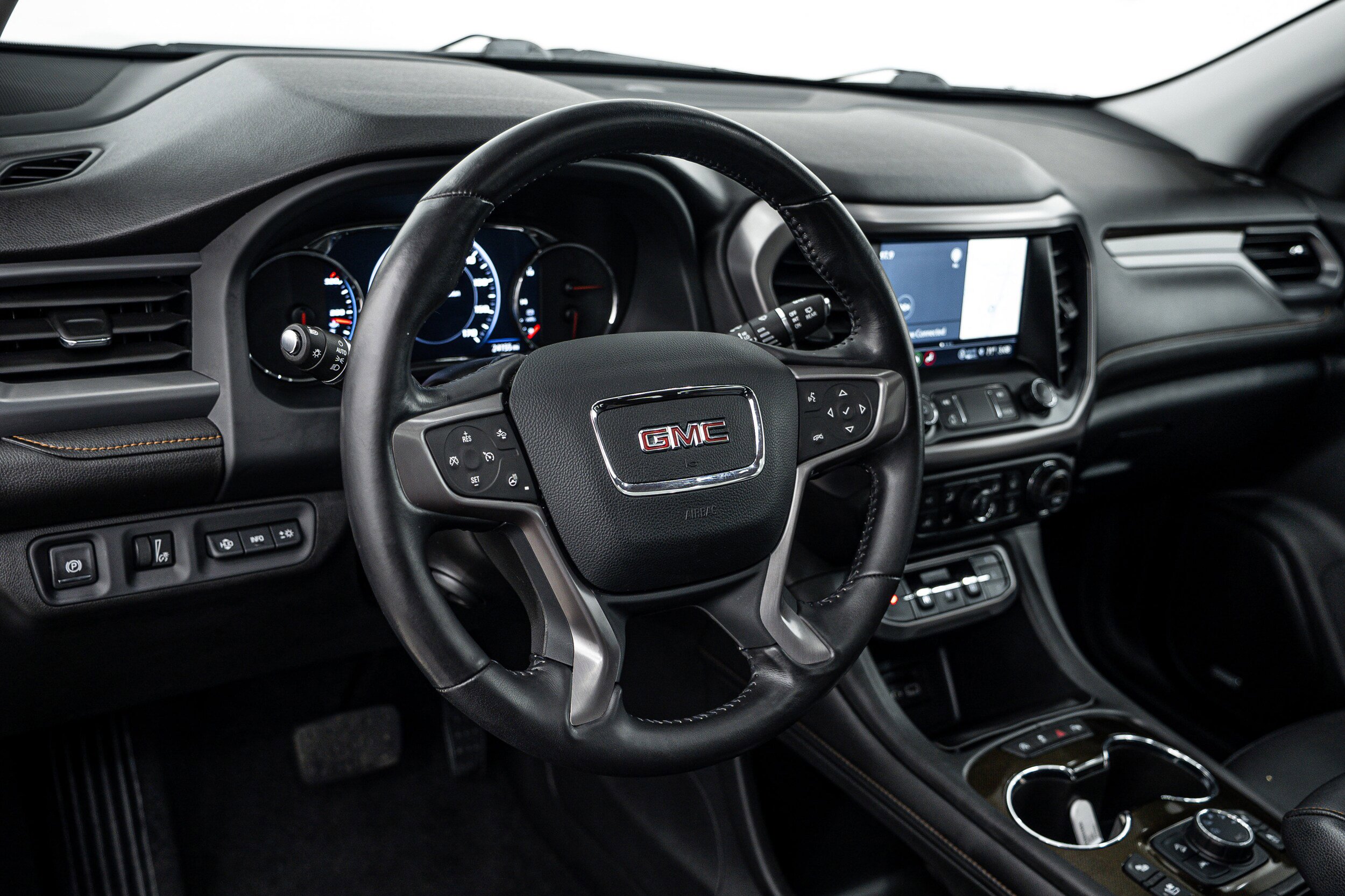Used 2021 GMC Acadia AT4 w/ Technology Package AWD/4WD image 13