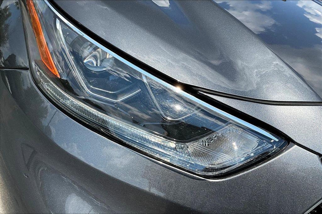 Used 2024 Toyota Highlander Limited image 29