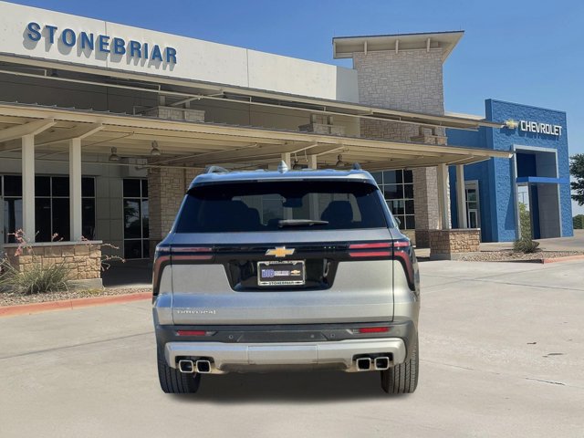 Used 2025 Chevrolet Traverse LT FWD image 6