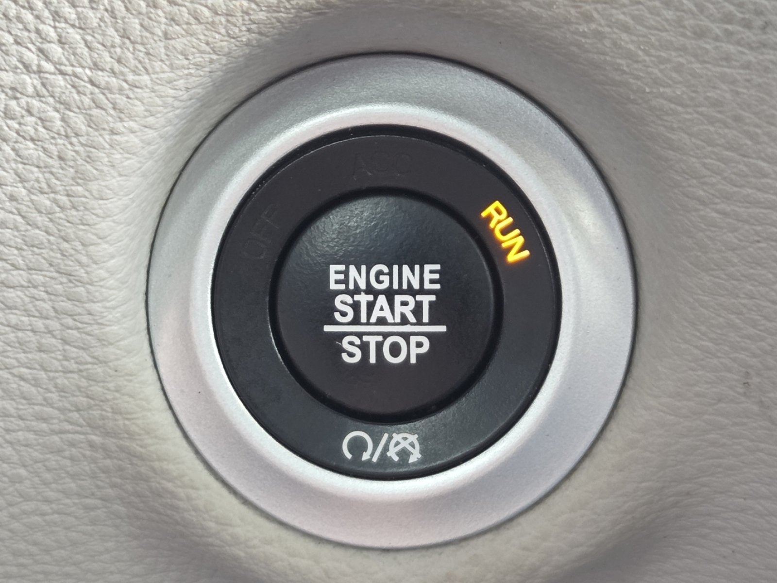 Used 2020 Chrysler Pacifica Limited FWD image 33