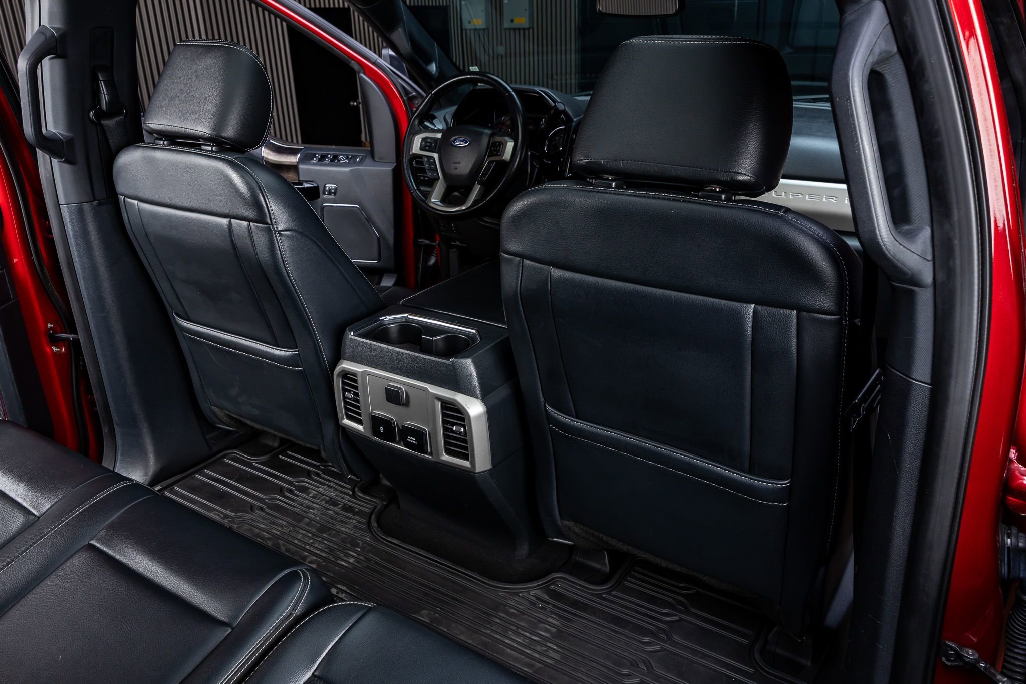 Used 2022 Ford F250 Lariat w/ Black Appearance Package image 31