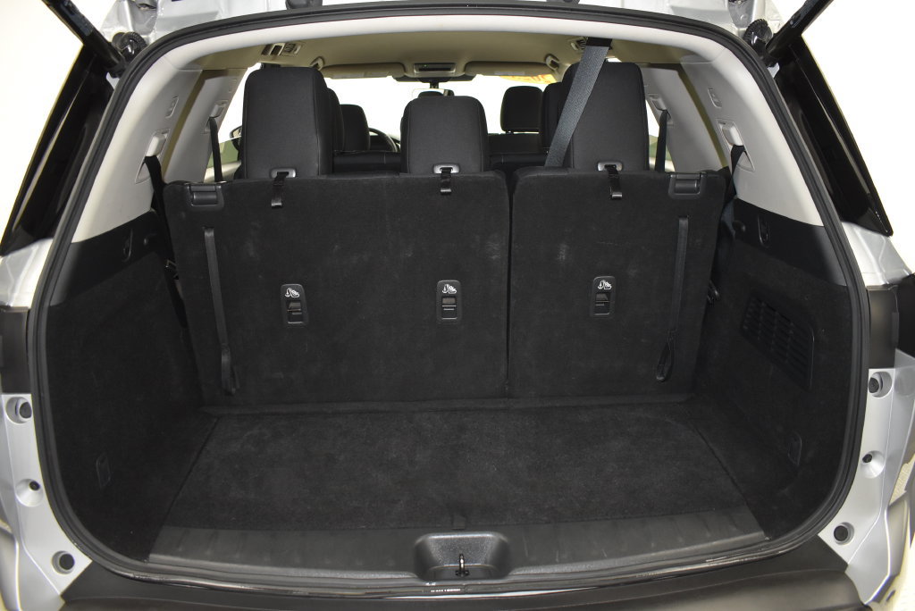 Used 2025 Nissan Pathfinder SV AWD/4WD image 37