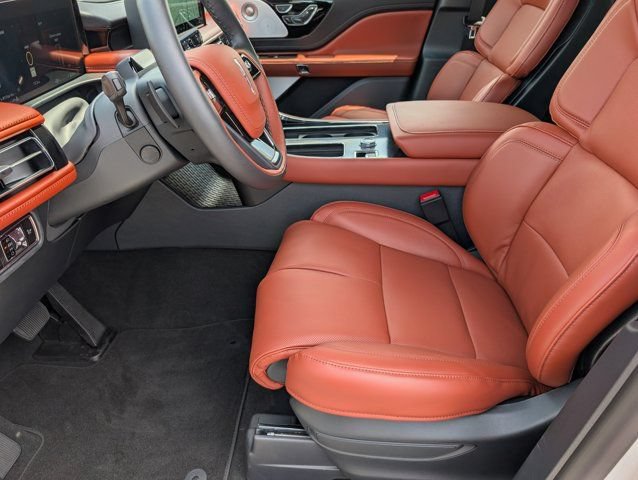 New 2026 Lincoln Aviator Reserve w/ Luxury Package RWD image 15