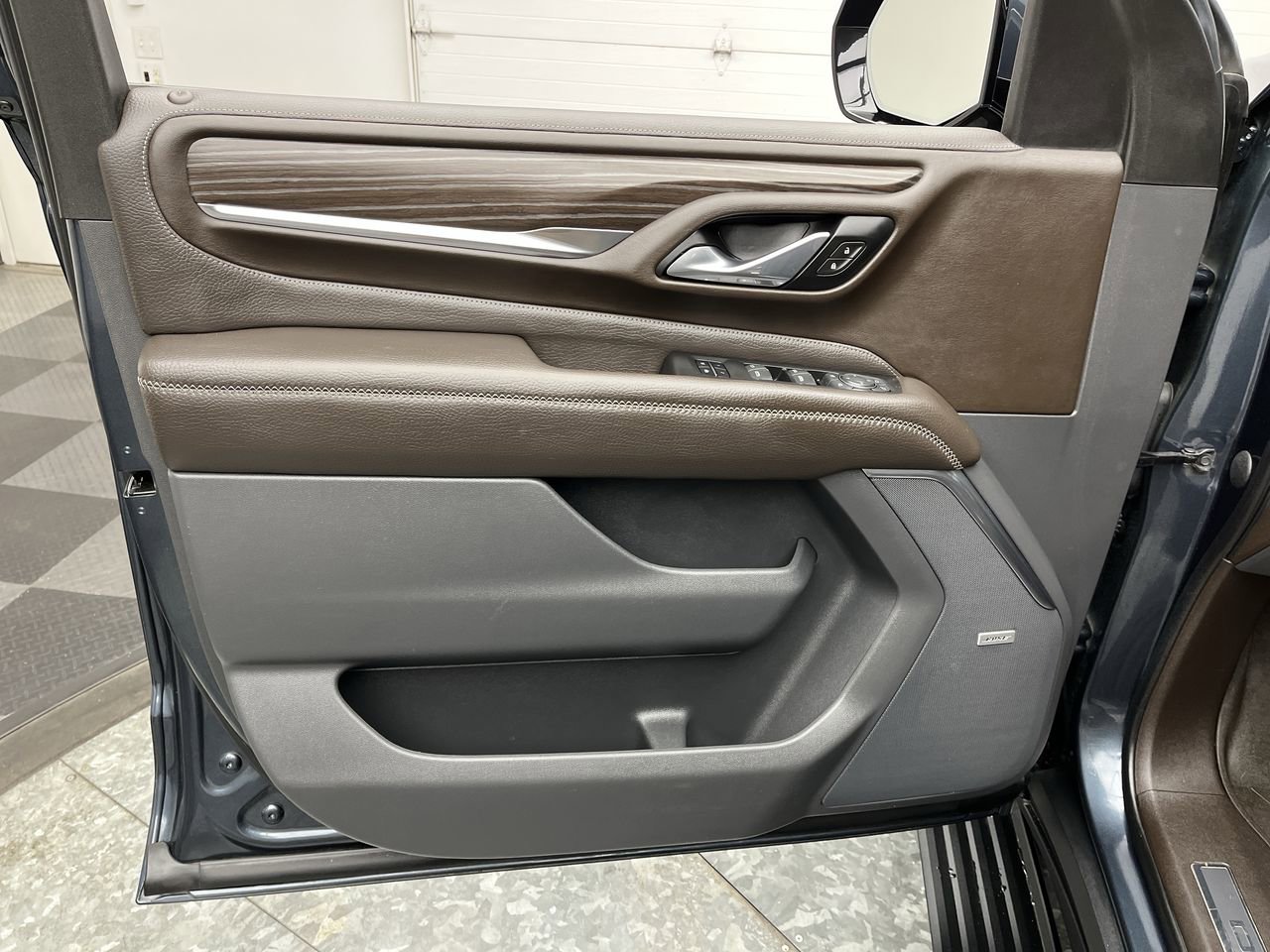 Certified 2021 GMC Yukon Denali w/ Denali Premium Package AWD/4WD image 10