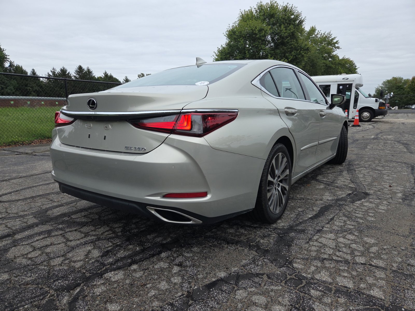 Used 2020 Lexus ES 350 w/ Accessory Package 2 FWD image 4