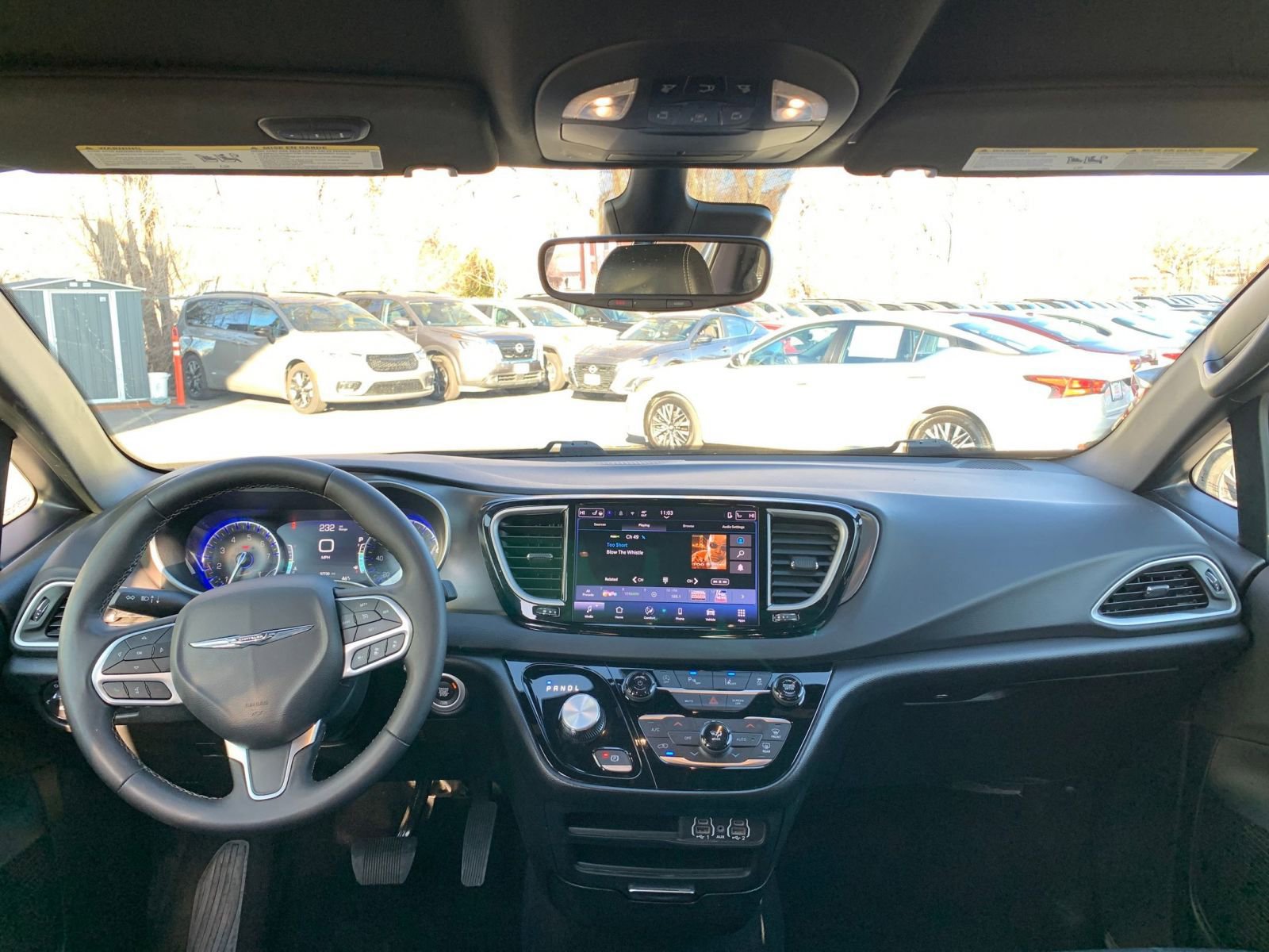 Used 2025 Chrysler Pacifica Select image 36