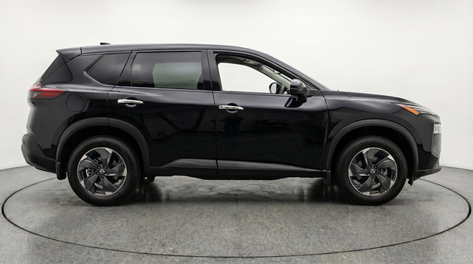 Used 2025 Nissan Rogue SV image 11