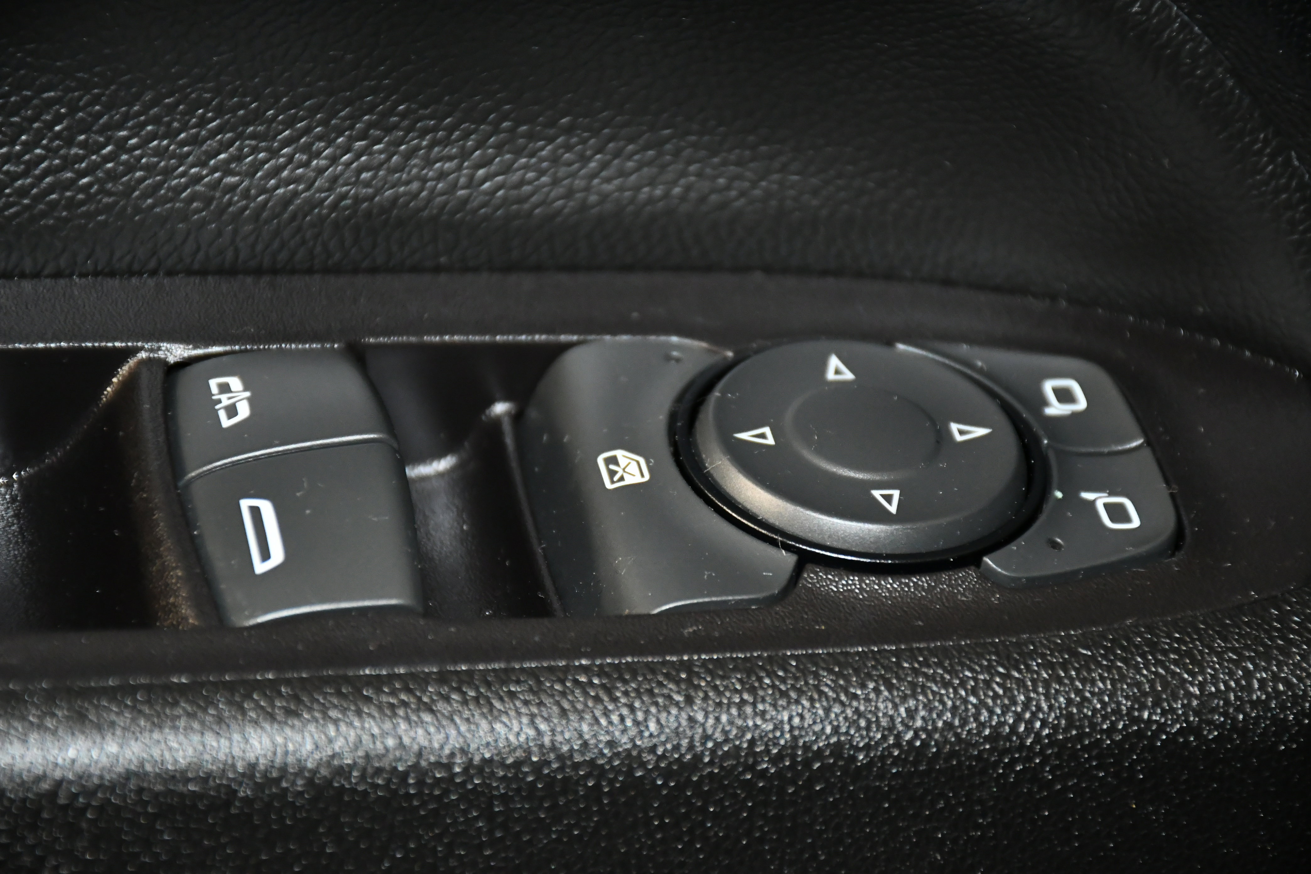 Used 2019 Chevrolet Equinox LT image 32