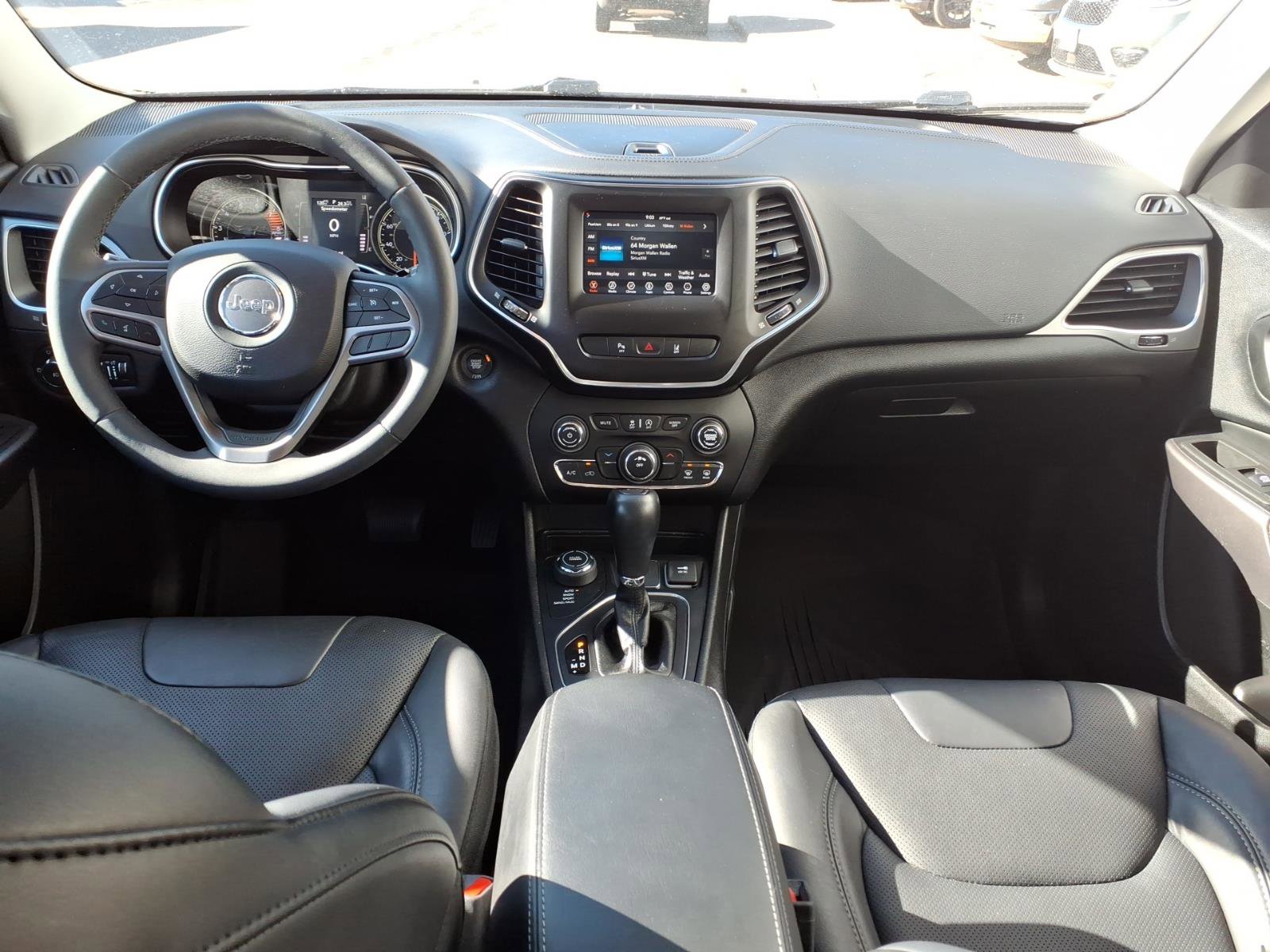 Used 2021 Jeep Cherokee Latitude Lux w/ Mopar Interior Package AWD/4WD image 11