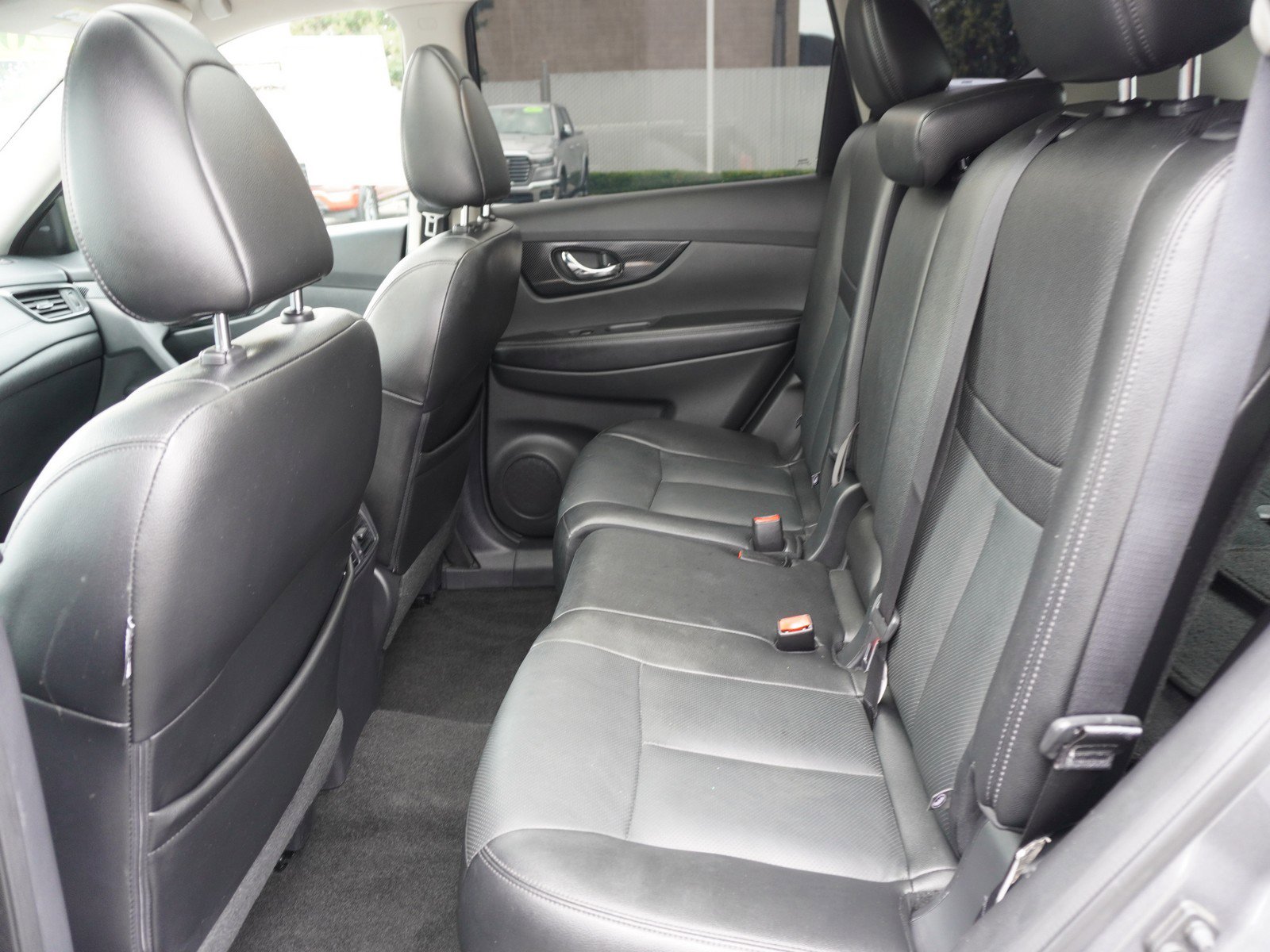 Used 2017 Nissan Rogue SL w/ SL Premium Package FWD image 13