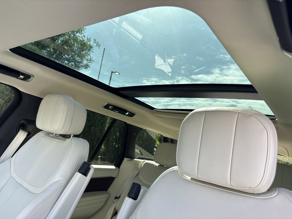 Certified 2023 Land Rover Range Rover SE AWD/4WD image 19