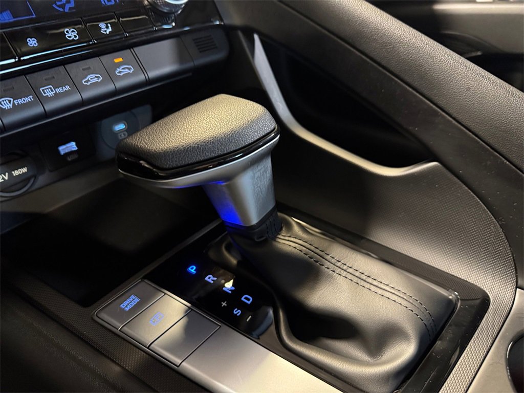 Used 2024 Hyundai Elantra SEL image 21