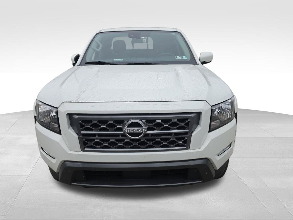 Used 2024 Nissan Frontier SV AWD/4WD image 2